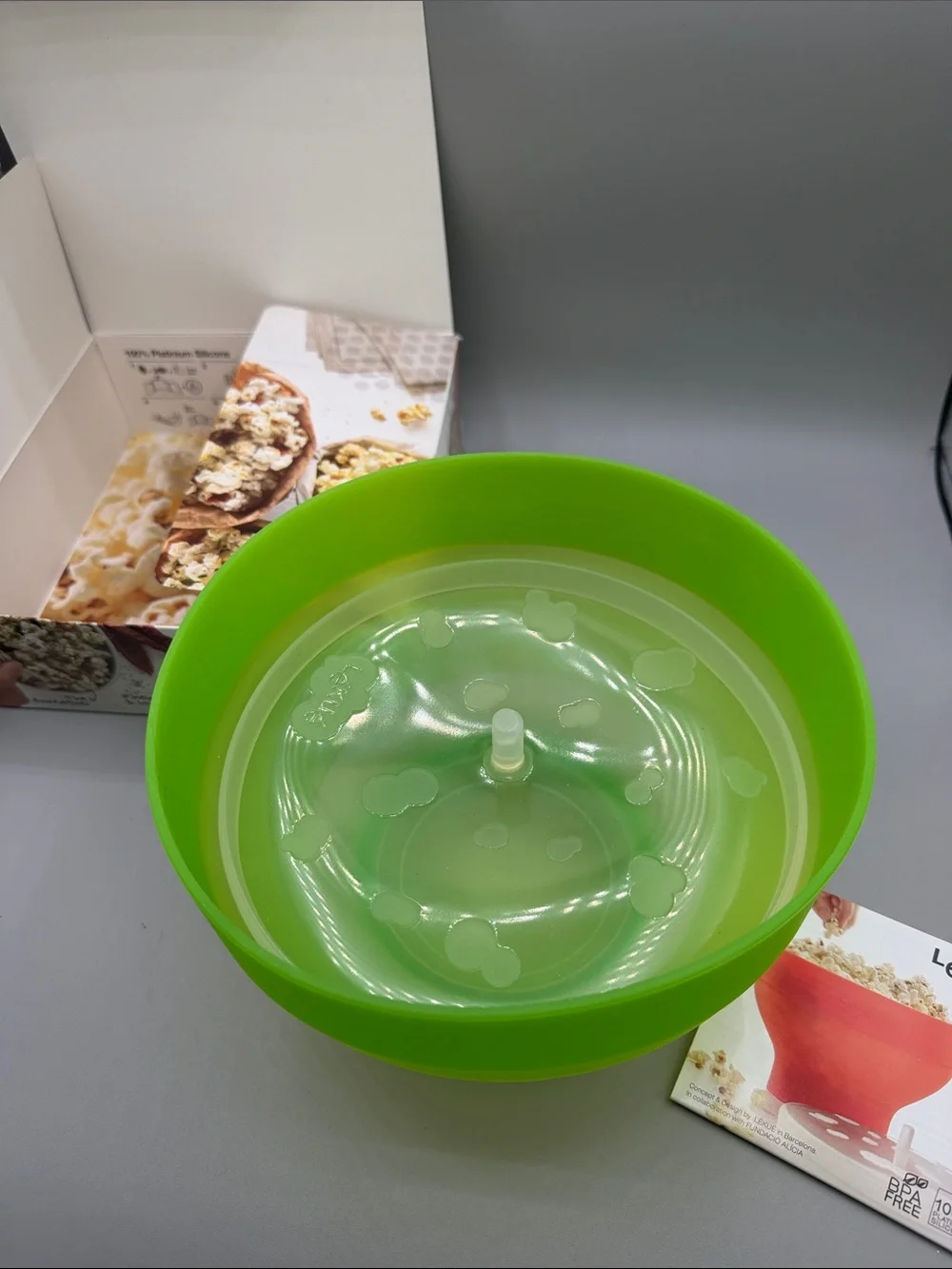 Lékué Green 100% Platinum Silicone Microwave Popcorn Maker